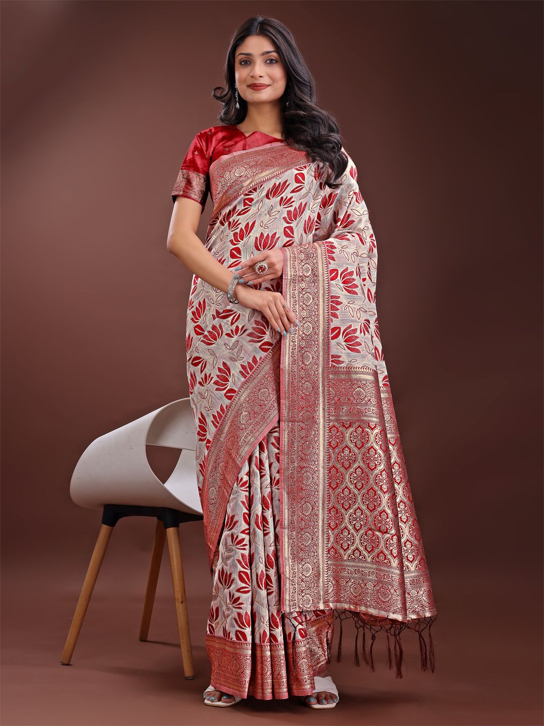 Astita Ethnic Motifs Woven Design Zari Saree-picture-20