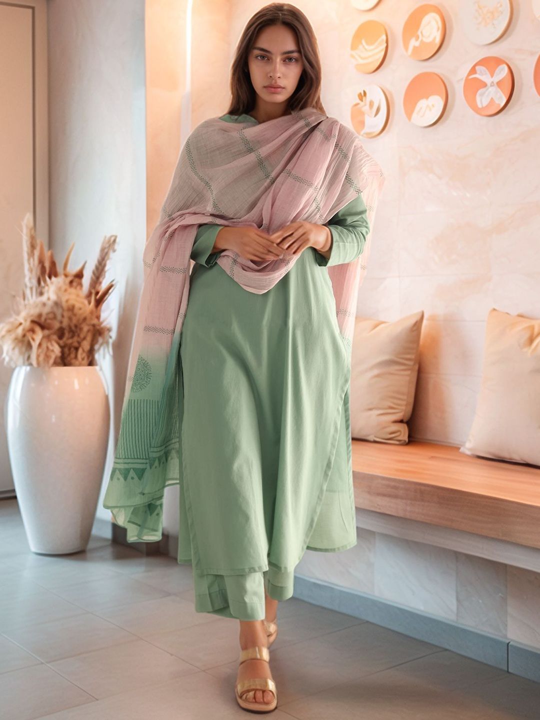 DIVASTRI Women V-Neck Kurta with Palazzos & Dupatta