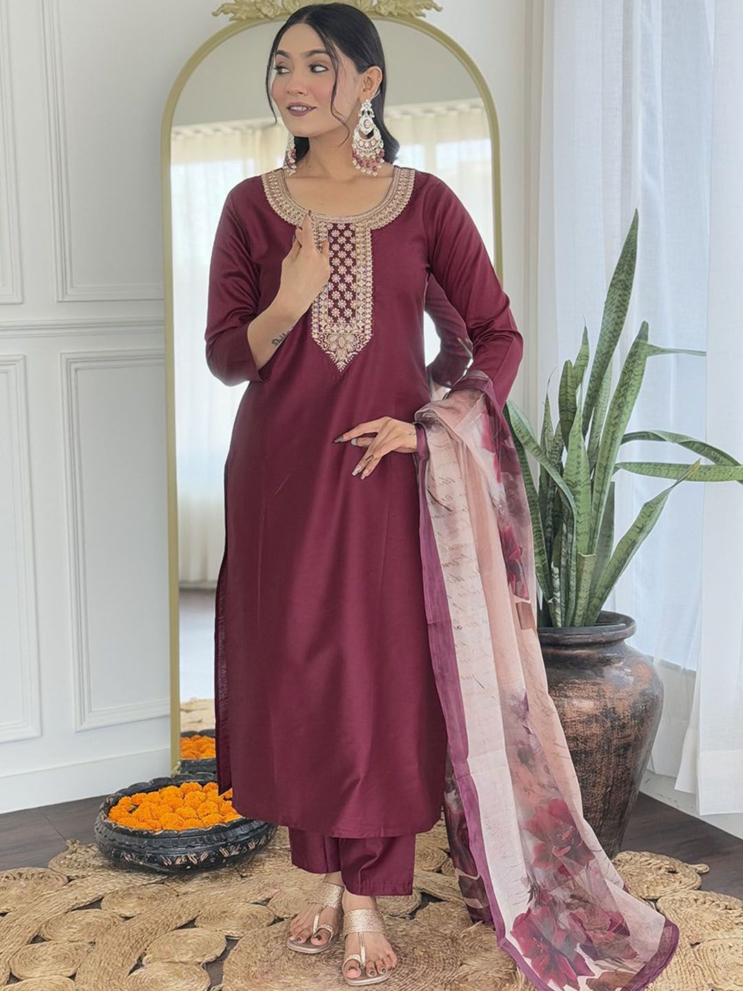 TWINS LADY Women Yoke Design Regular Sequinned Kurta with Trousers & Dupatta