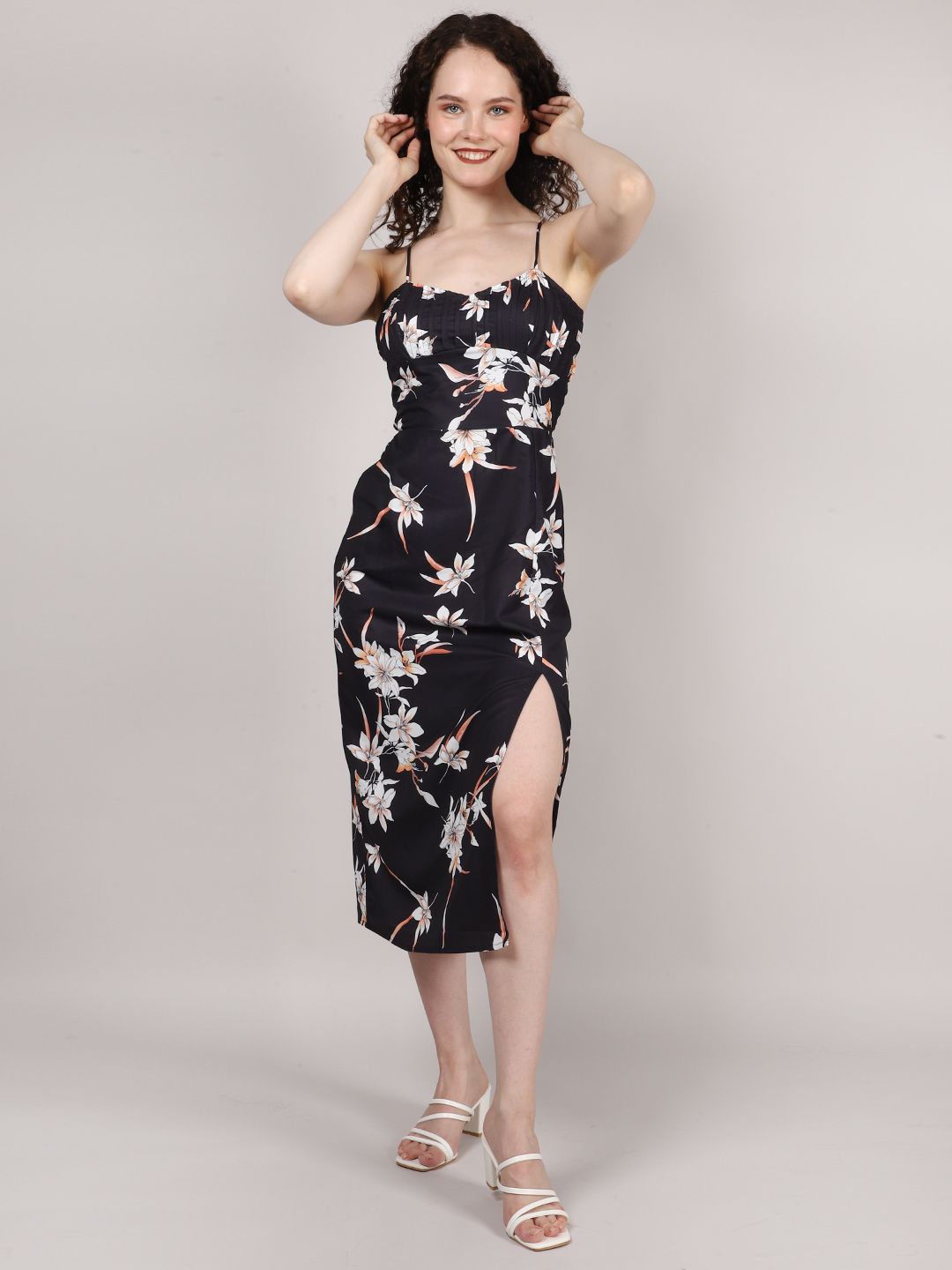 SWISHIN Women Floral Printed Sleeveless Fit & Flare Dress