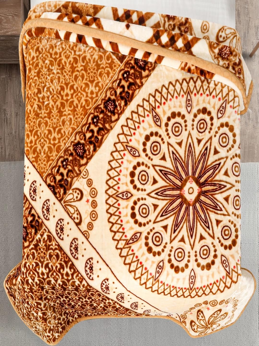 Signature Cream-Coloured Geometric Mink Heavy Winter Double Bed Blanket-image-7