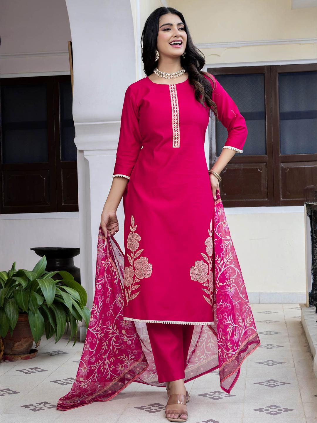 AARAGANA Women Pink Kurta Sets