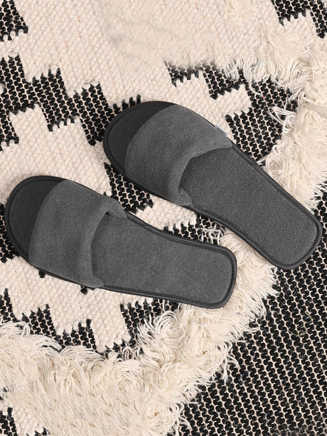 MF Home Footwear Men Solid Fur Sliders-image-23