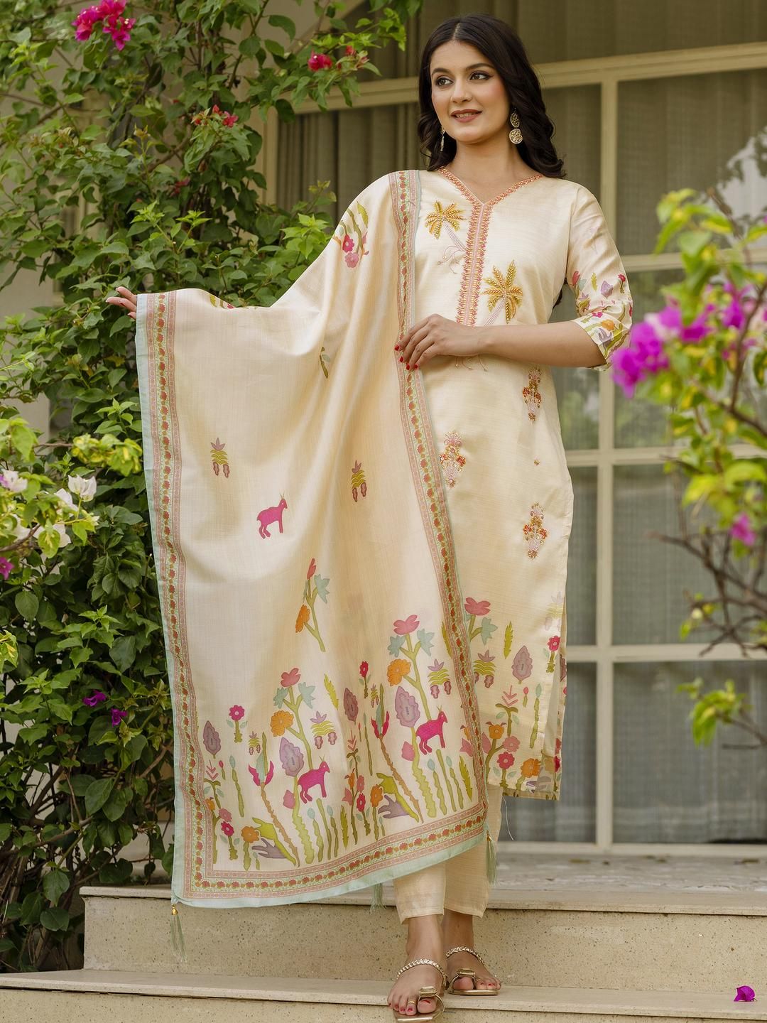 CaniBani Women Silk Blend Kurta Set
