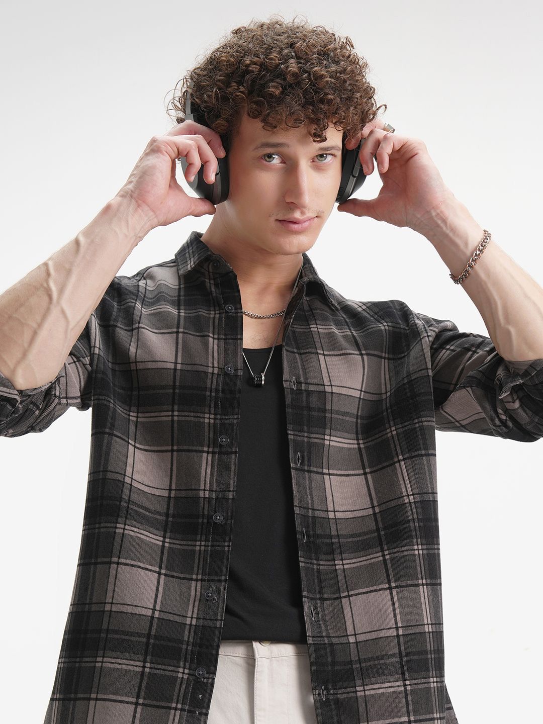HIGHLANDER Checked Slim Fit Cotton Corduroy Casual Shirt-picture-13