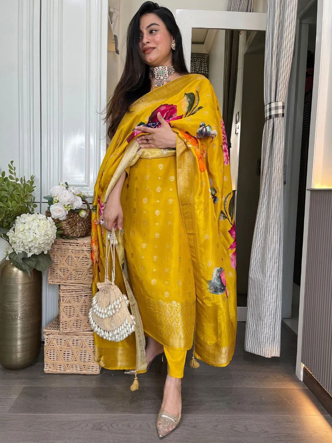 TWINS LADY Women Ethnic Motifs Kurta with Trousers & Dupatta