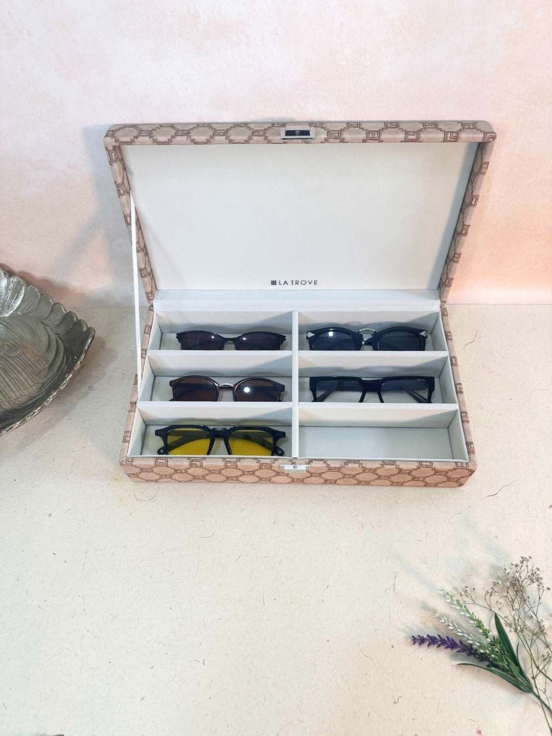 La Trove Unisex 6 Slot Champagne Leather Sunglass Organizer Closed Top Box-picture-31