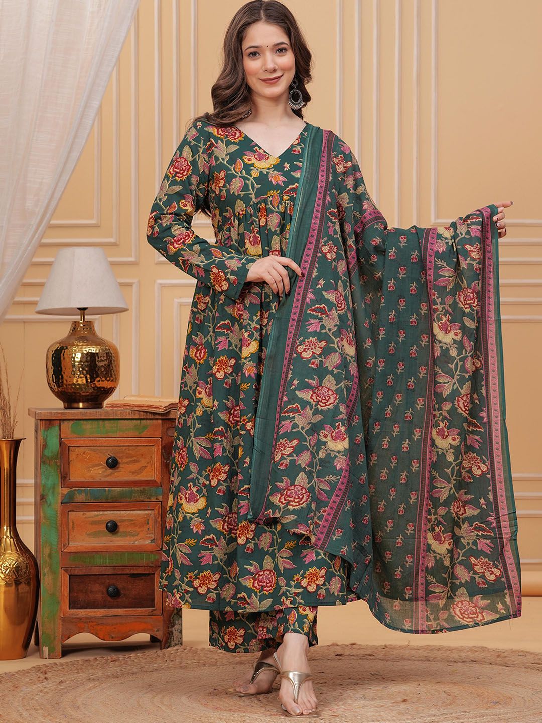 MEERA FAB Women Floral Printed Empire Pure Cotton Kurta & Trousers With Floral Dupatta
