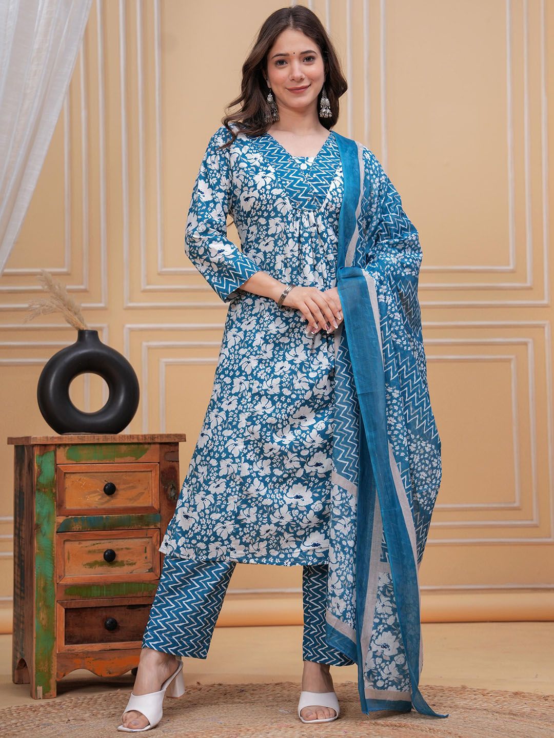MEERA FAB Floral Printed Square Neck Pure Cotton Kurta With Trousers & Dupatta