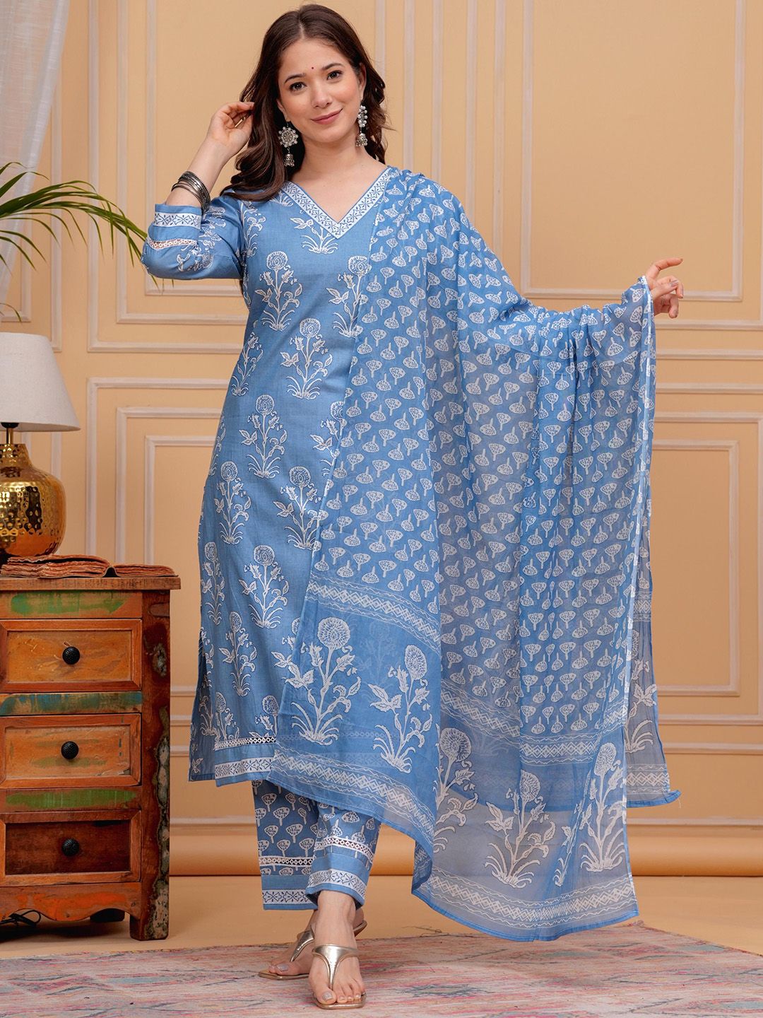 MEERA FAB Floral Printed V-Neck Pure Cotton Kurta With Trousers & Dupatta