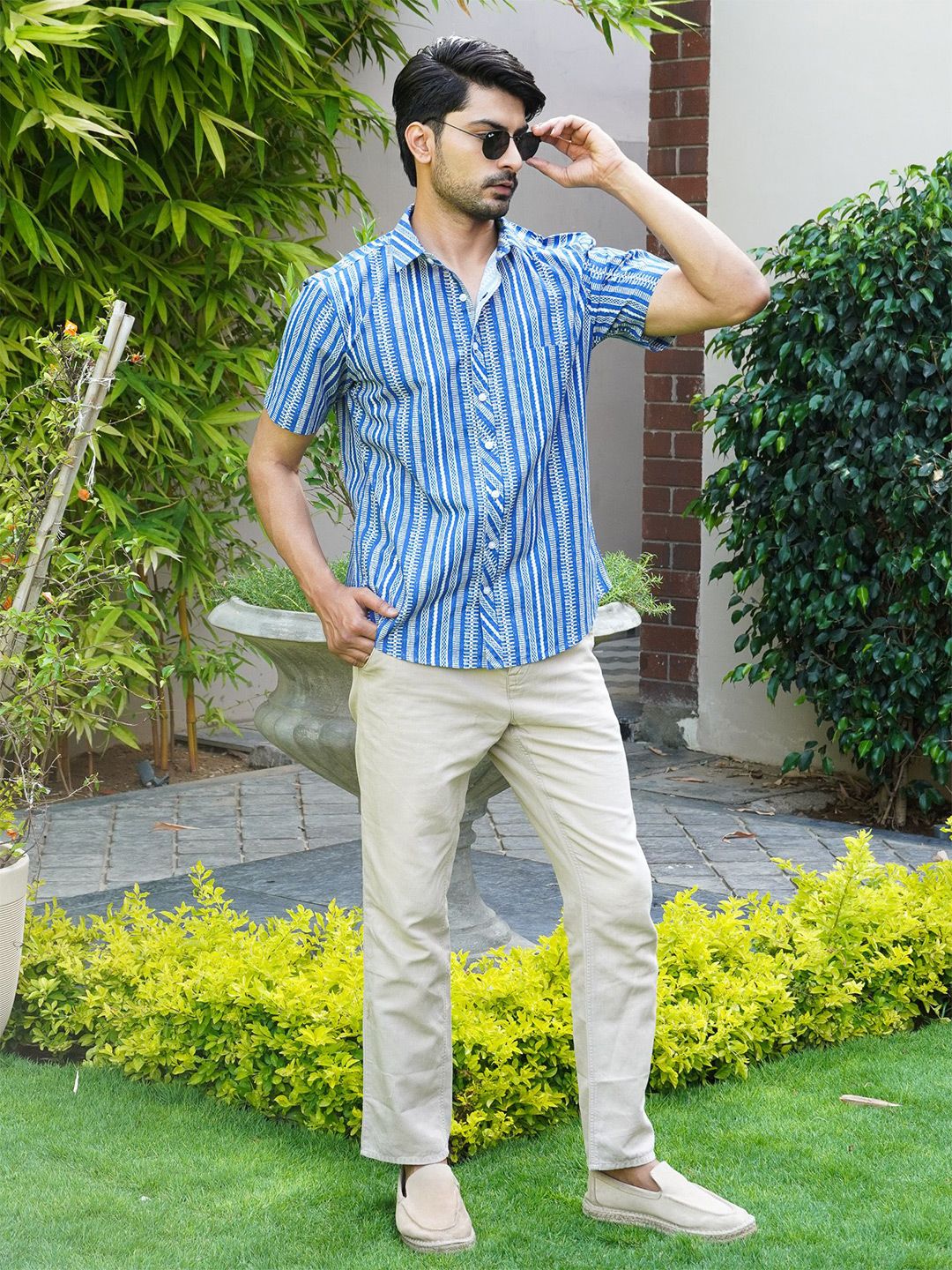 Mast & Harbour Men Vertical Striped Spread Collar Cotton Casual Shirt-picture-39