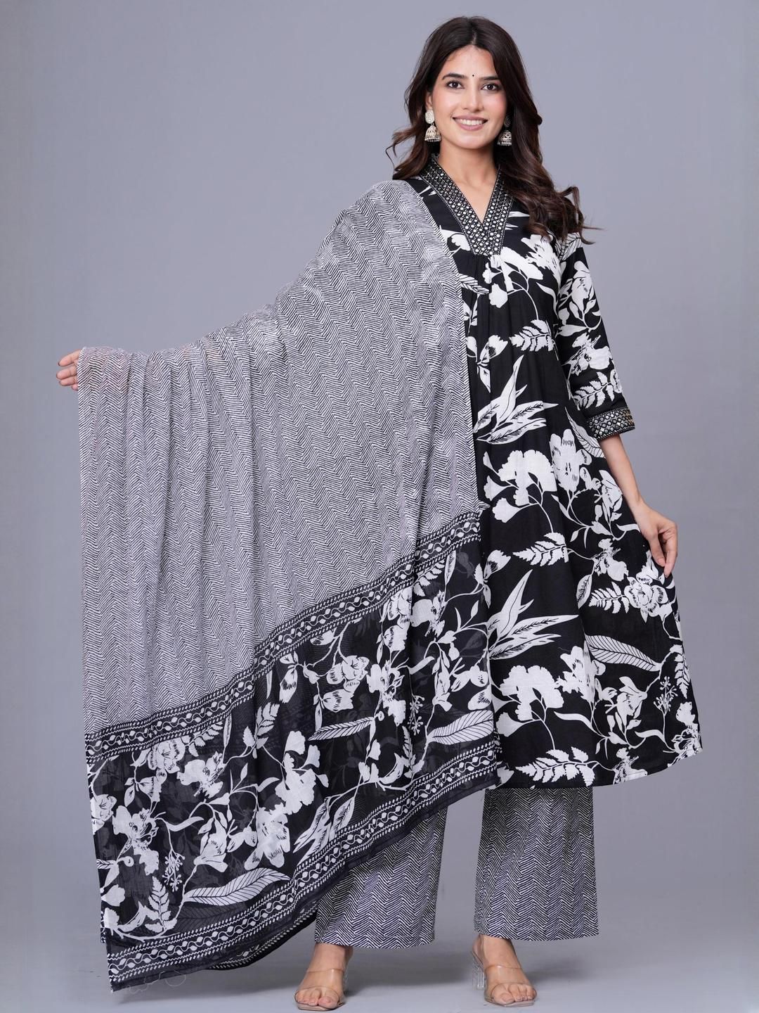 SQKURTI Women Black Printed Viscose Rayon Kurta Sets