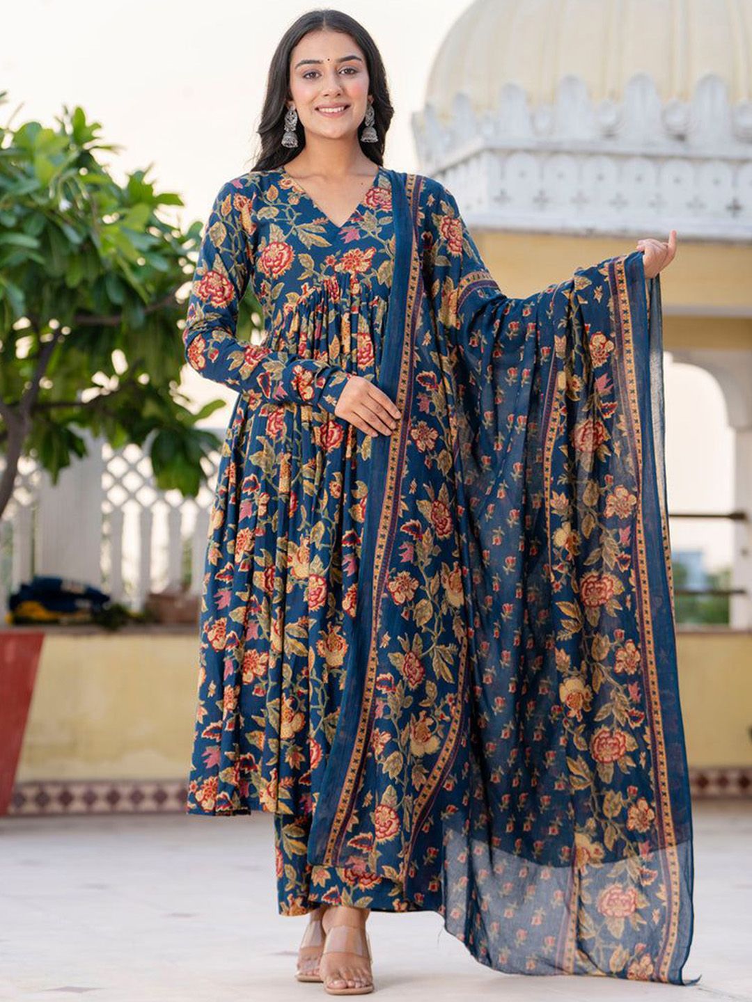MEERA FAB Women Floral Printed Empire Pure Cotton Kurta with Trousers & Dupatta