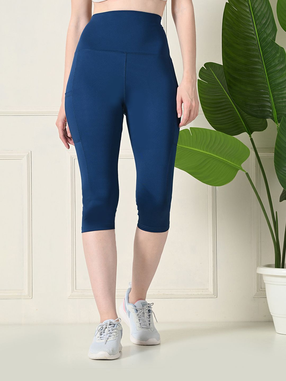 FITINC Women Solid High-Rise Slim Fit Capris
