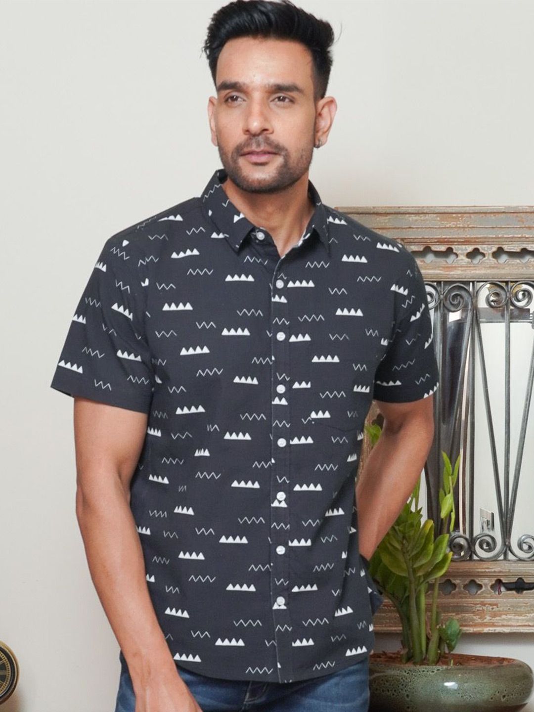 Mast & Harbour Men Geometric Printed Spread Collar Cotton Casual Shirt-picture-39
