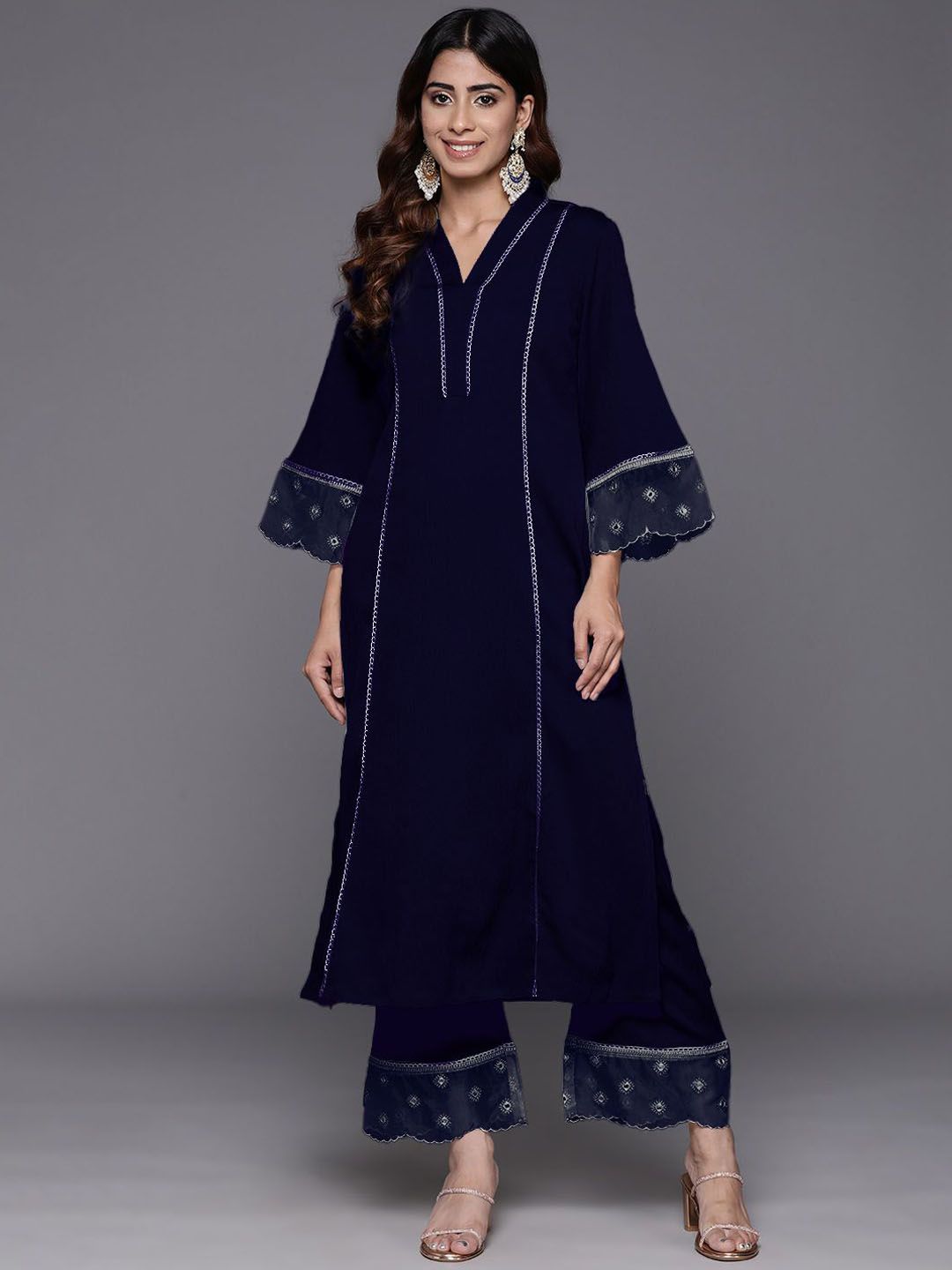 Varanga Women Solid Kurta with Trousers