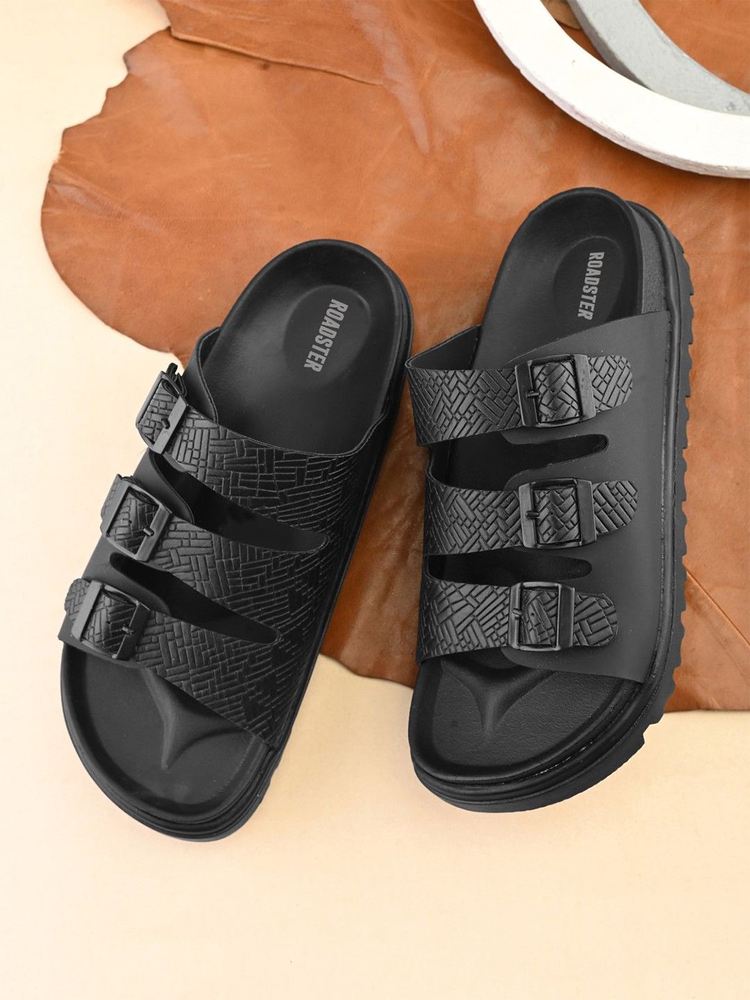 The Roadster Lifestyle Co. Men Textured Comfort Sandals-picture-27