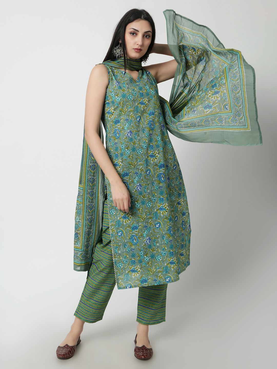 HERE&NOW Women Floral Printed Cotton Kurta with Trousers & Dupatta
