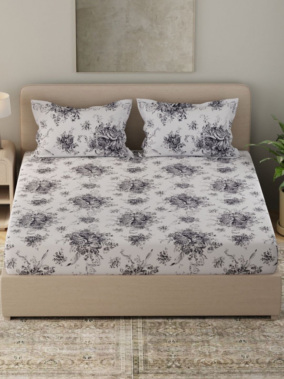 Huesland White & Black Printed Cotton 210 TC Super King Bedsheet Set 2.74 m x 2.74 m-picture-42