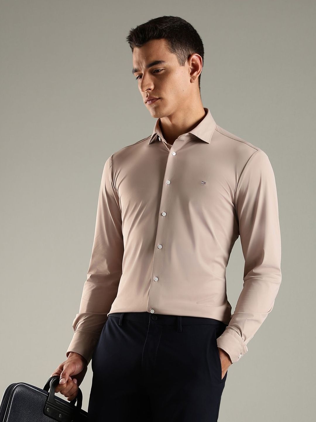 Tommy Hilfiger Men Slim Fit Solid Spread Collar Formal Shirt-picture-38