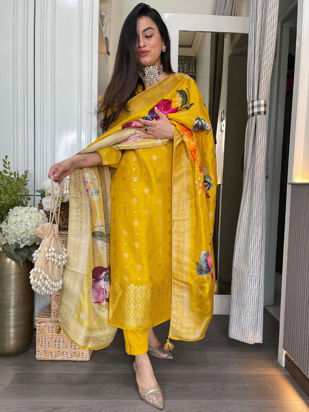 Moda Rapido Women Ethnic Motifs Embroidered Regular Kurta Set With Dupatta