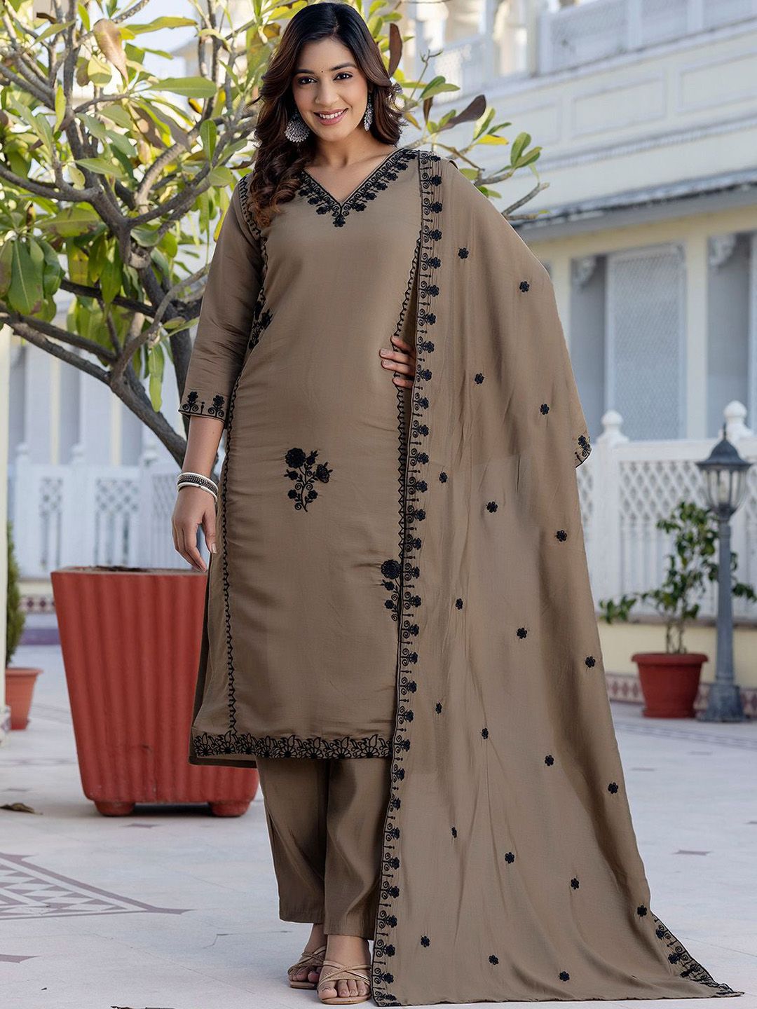 SANISA Women Ethnic Motifs Embroidered Kurta with Trousers & Dupatta-picture-15