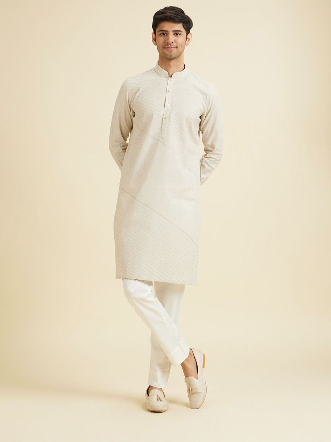 Manyavar Men Mandarin Collar Pure Linen Straight Kurta-picture-23