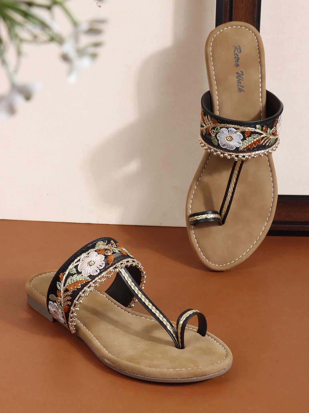 Retro Walk Women Ethnic - Embellished One Toe Flats-picture-37