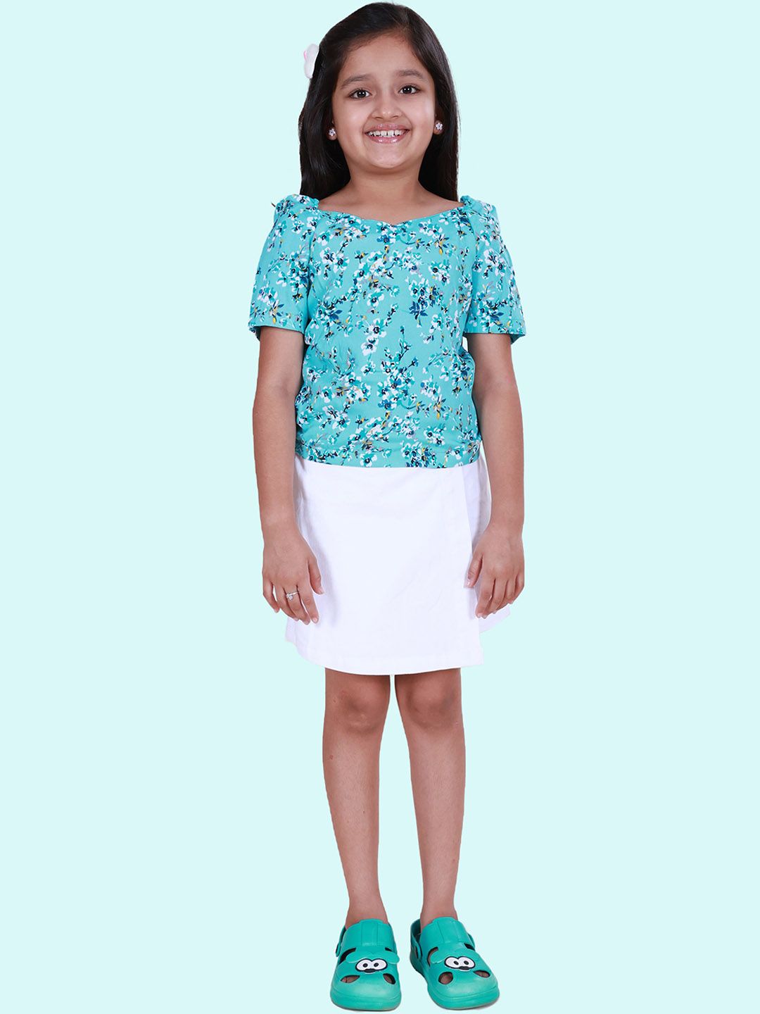 KiddoPanti Girls Floral Printed Ruched Sleeves Top & Over Lap Skorts-image-20