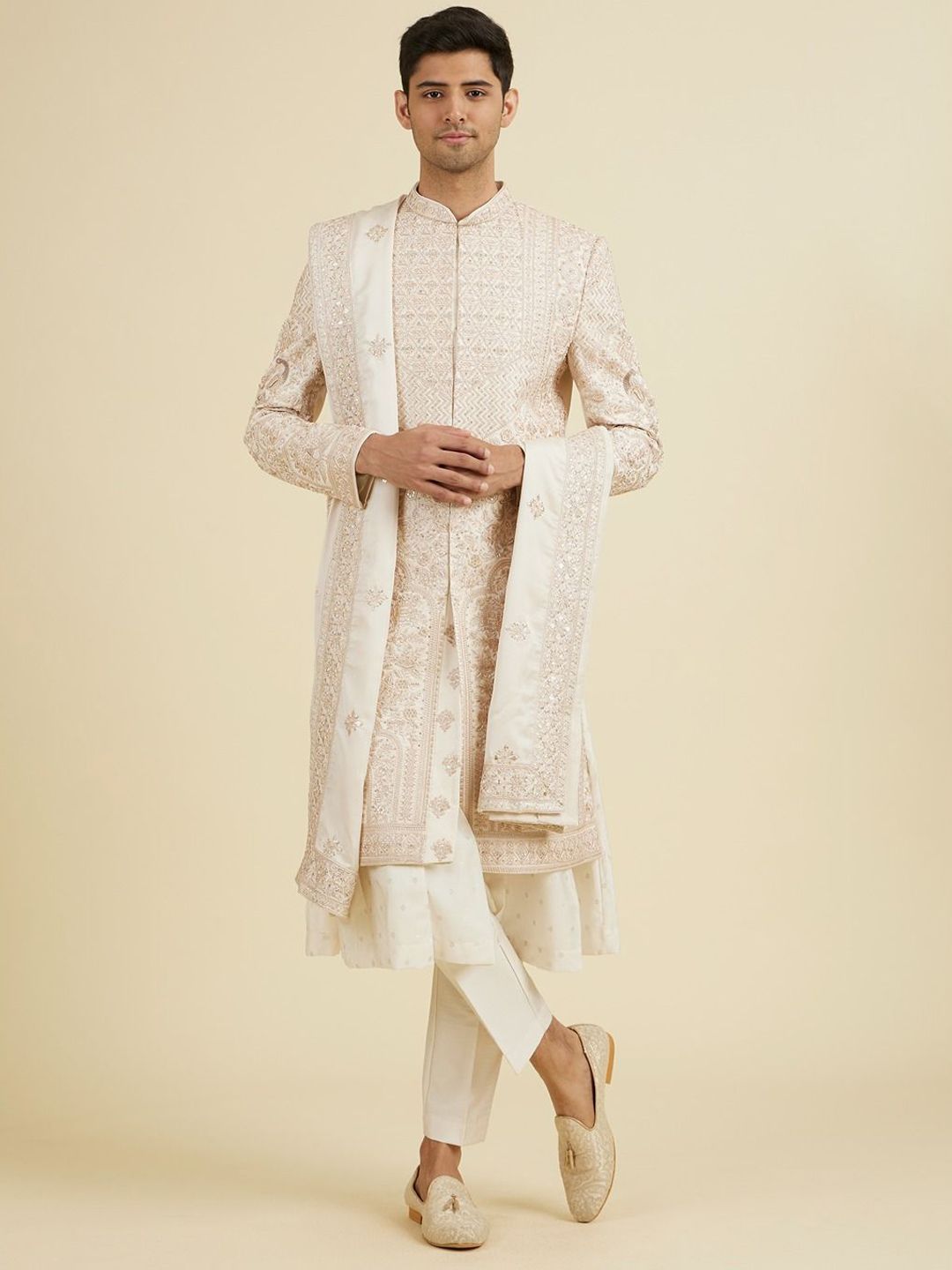 Manyavar Men Embroidered Sherwani Set With Dupatta-picture-33