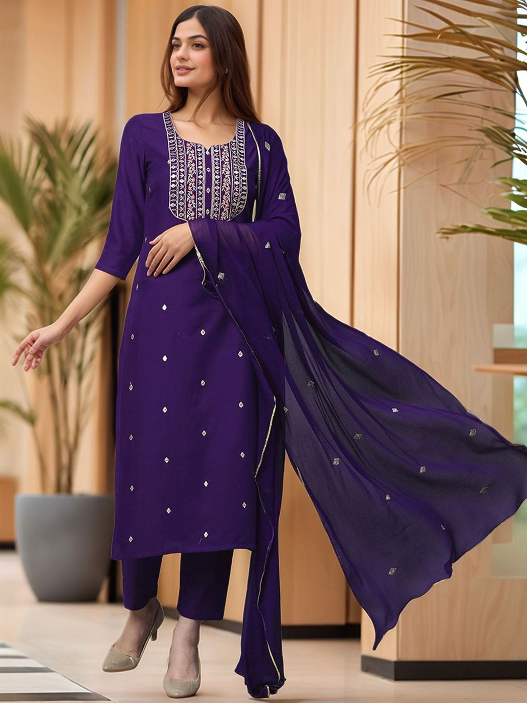 GoSriKi Women Floral Embroidered Thread Work Kurta Set With Dupatta