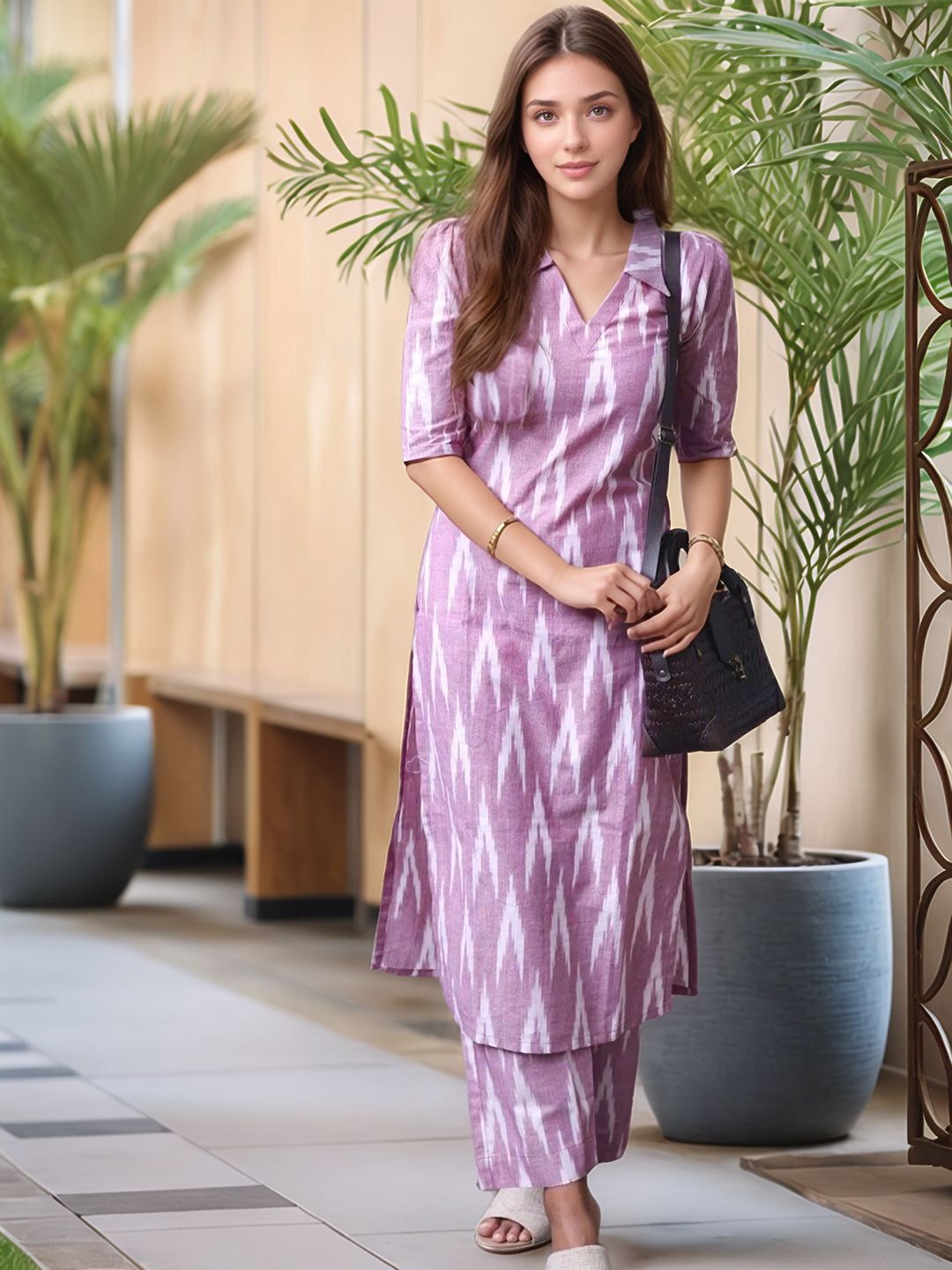 GoSriKi Women Geometric Printed Kurta with Trousers