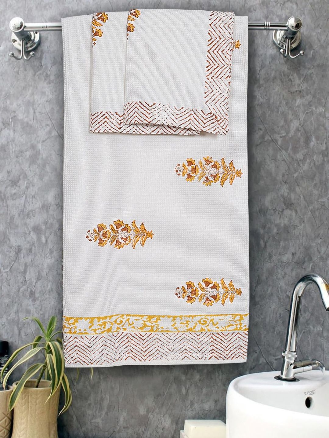 LIVING ROOTS White & Orange 3 Pieces Printed Cotton 350 GSM Towel Set-image-34