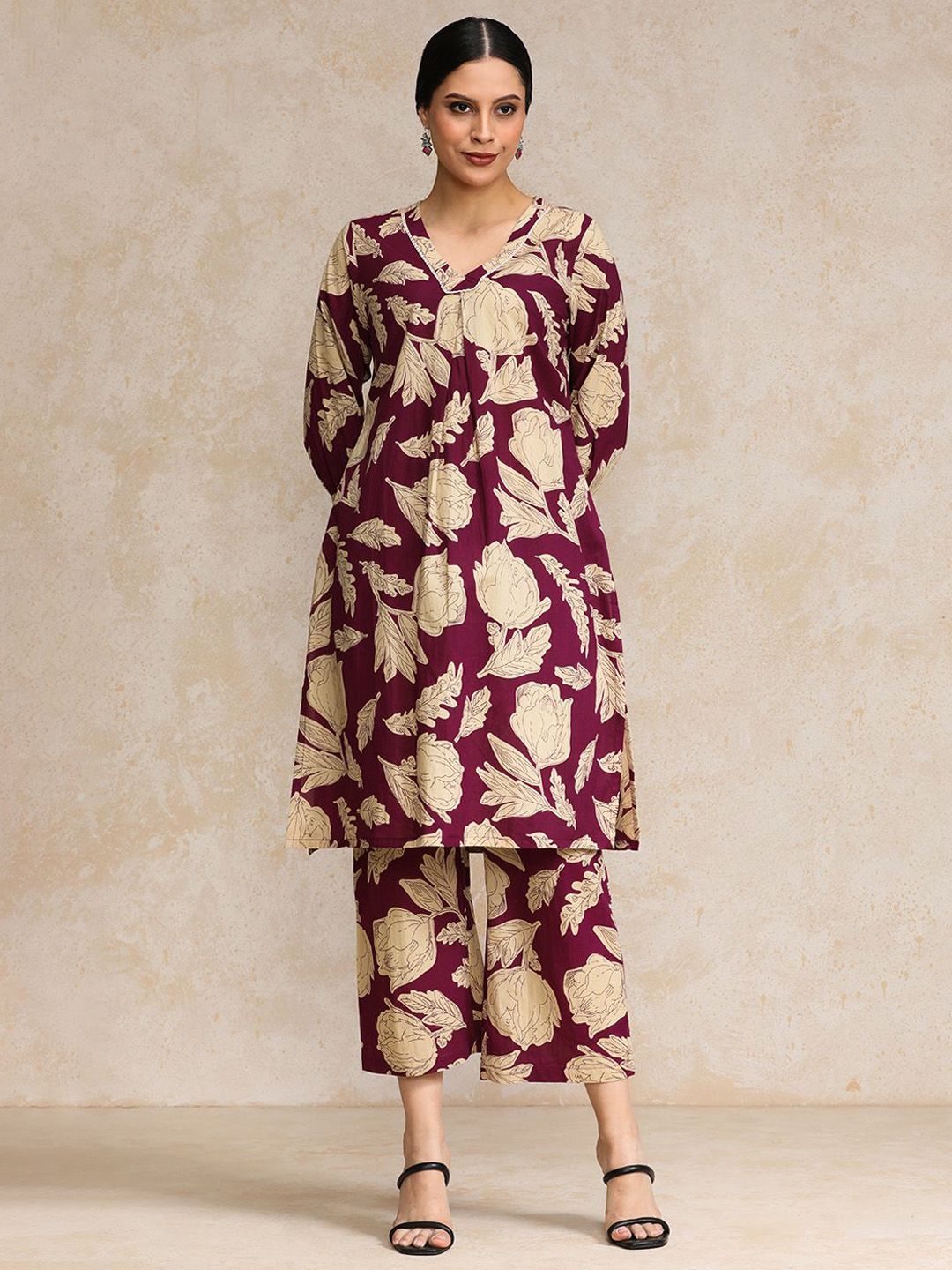 Varanga Women Floral Printed Regular Pure Cotton Kurta Set-picture-14