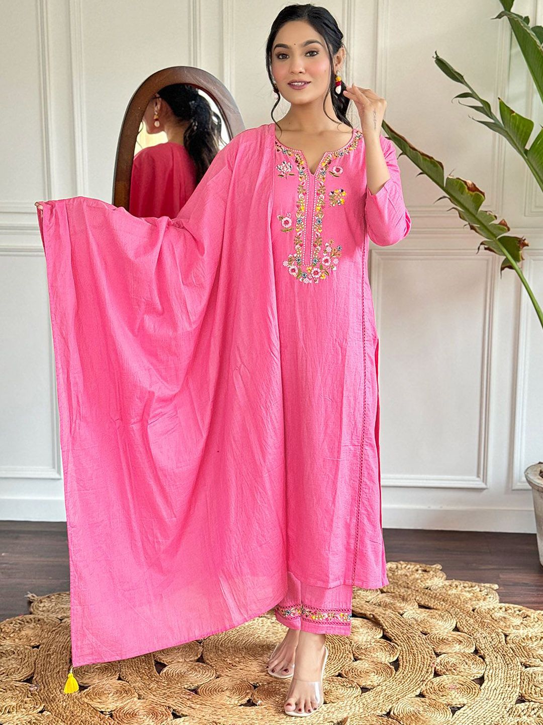 URMIR FASHION Women Floral Embroidered Regular Thread Work Kurta with Trousers & Dupatta