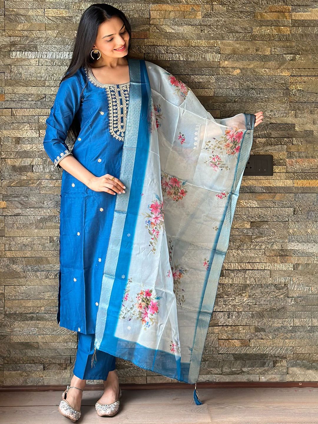 MOKOSH Women Ethnic Motif Embroidered Regular Sequinned Kurta with Trousers & With Dupatta