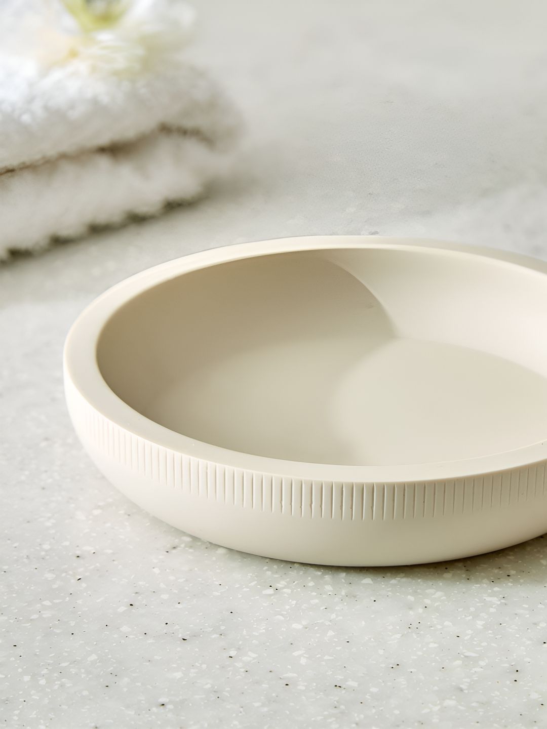 Home Centre White Opulence Eddie Polyresin Soap Dish-picture-52