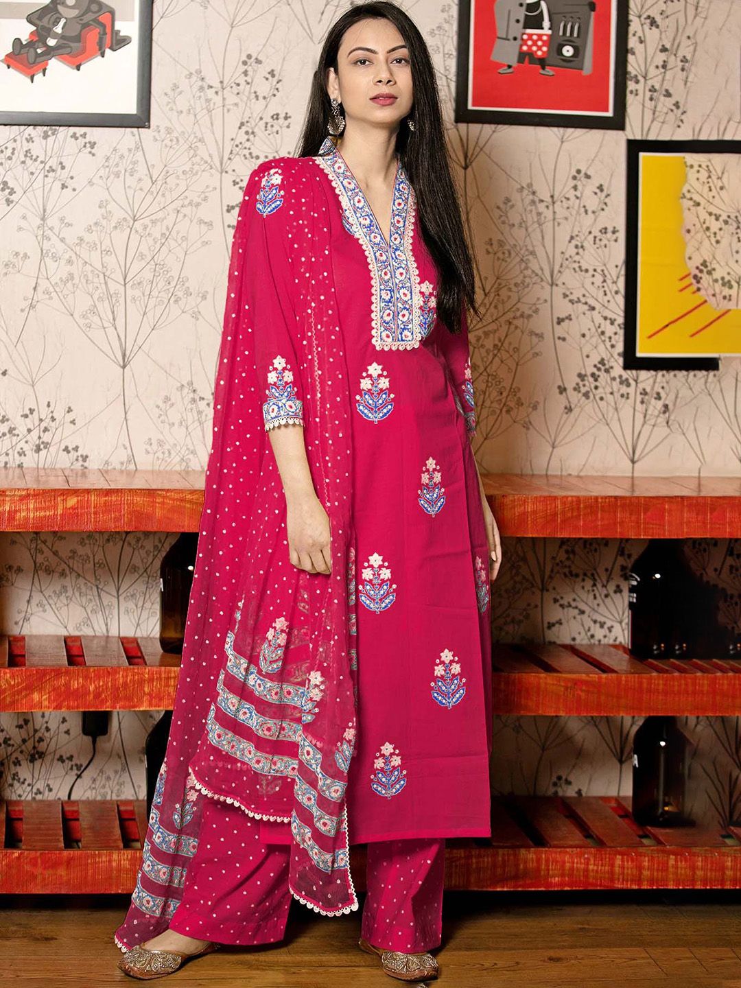 GoSriKi Women Floral Printed Mandarin Collar Kurta With Palazzos & Dupatta