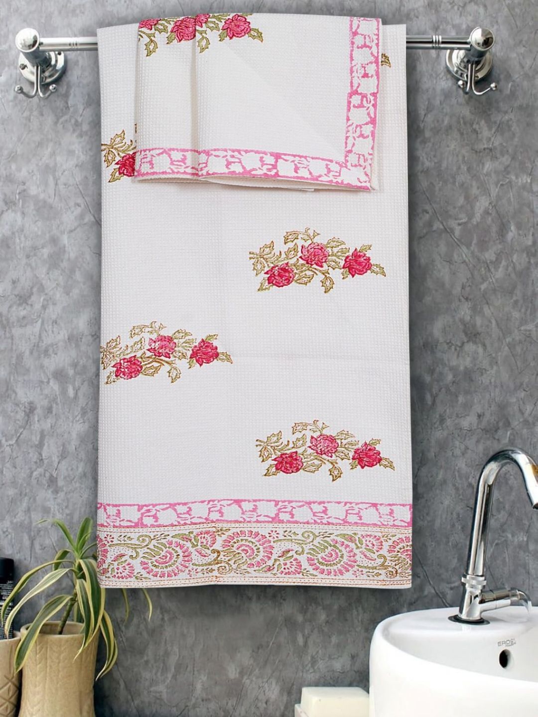 LIVING ROOTS White & Red 3 Pieces Printed Cotton 350 GSM Towel Set-picture-17