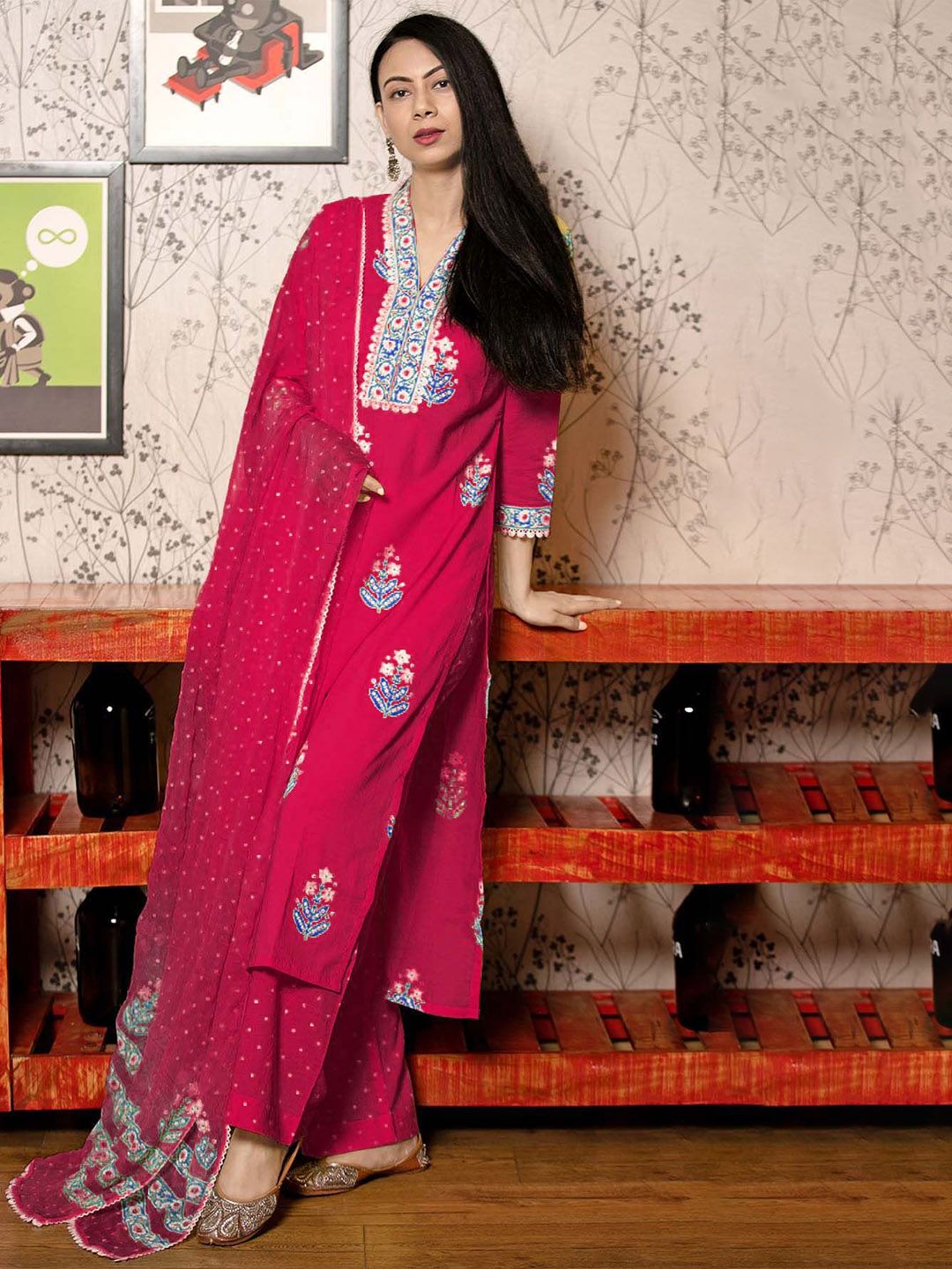 GoSriKi Floral Printed V-Neck Straight Kurta & Trousers With Dupatta