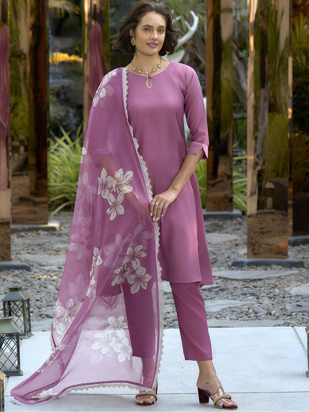 Siya Fashion Women Kurta with Trousers & Printed Dupatta