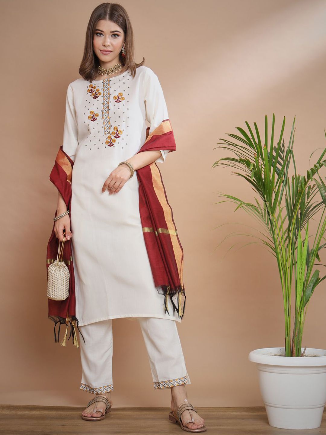 Women Floral Printed Kurta with Trousers & Dupatta