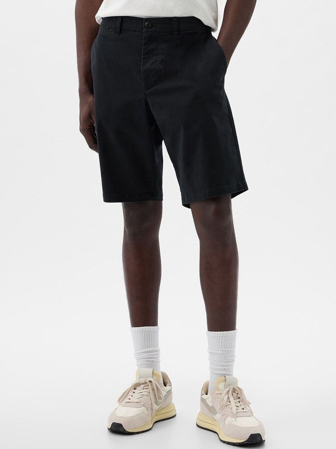 GAP Men Mid Rise Relaxed Fit Shorts-picture-39