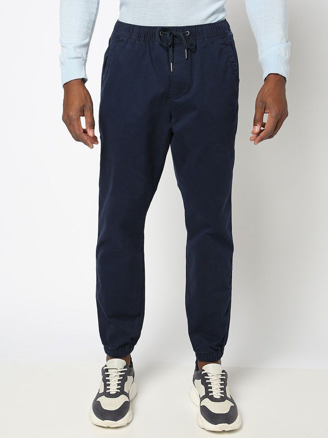 GAP Men Mid-Rise Drawstring Woven Joggers-image-9