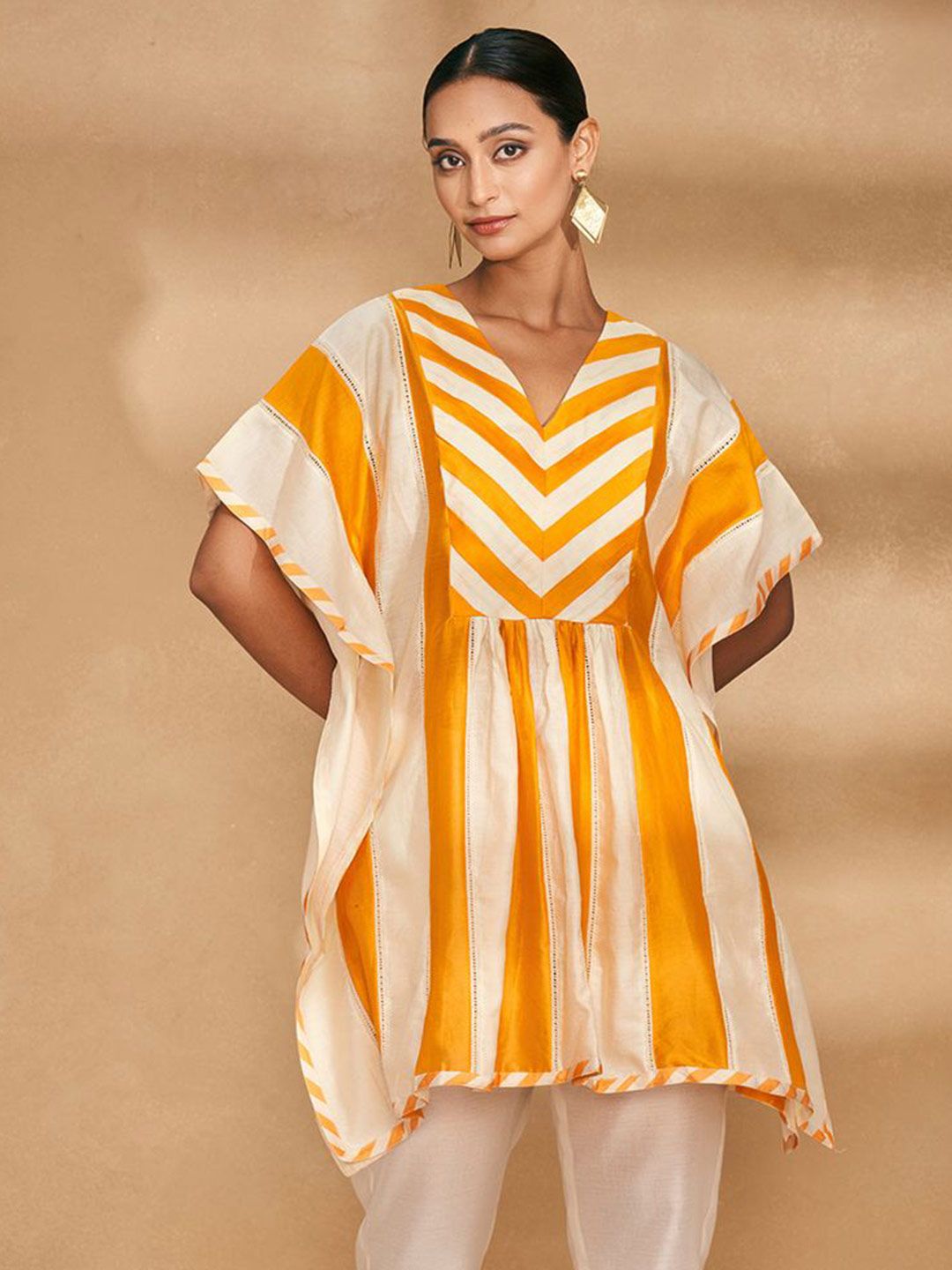 Gulabo by Abu Sandeep Women Colourblocked Kimono Sleeve Kaftan Longline Top-picture-45