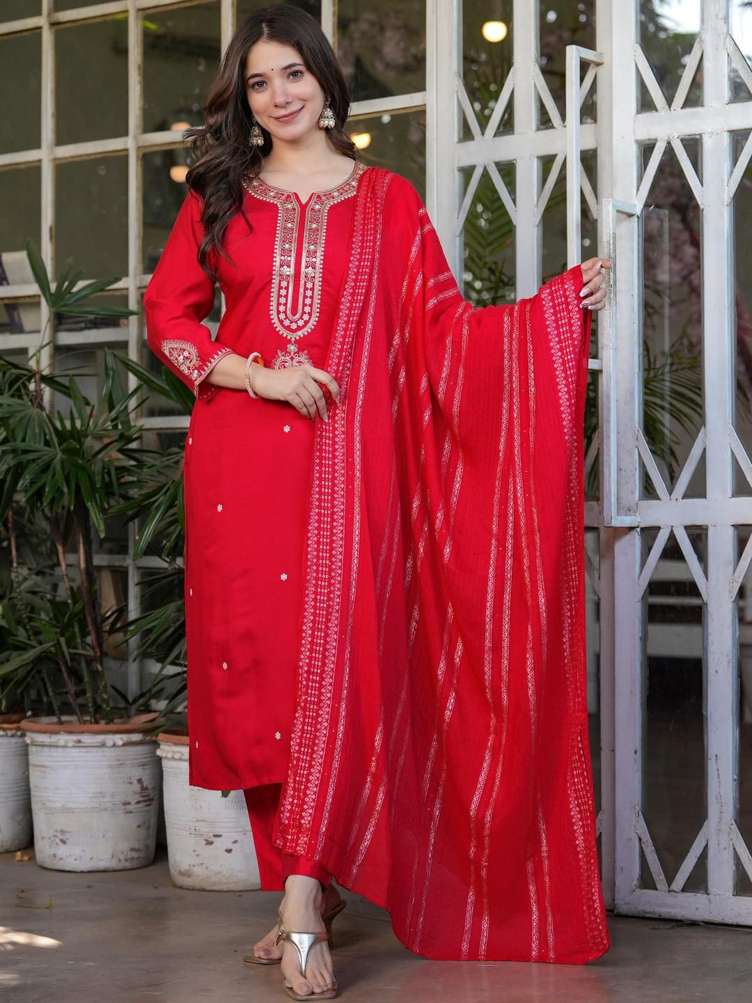 CaniBani Floral Embroidered Round Neck Chanderi Silk Straight Kurta with Trouser & Dupatta