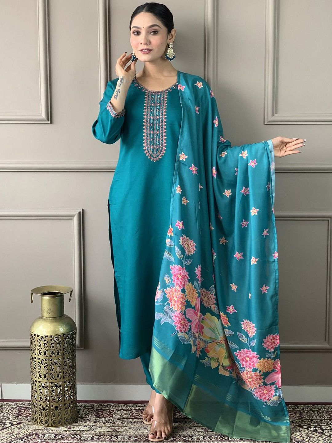 Moda Rapido Women Floral Embroidered Regular Kurta with Trousers & With Dupatta