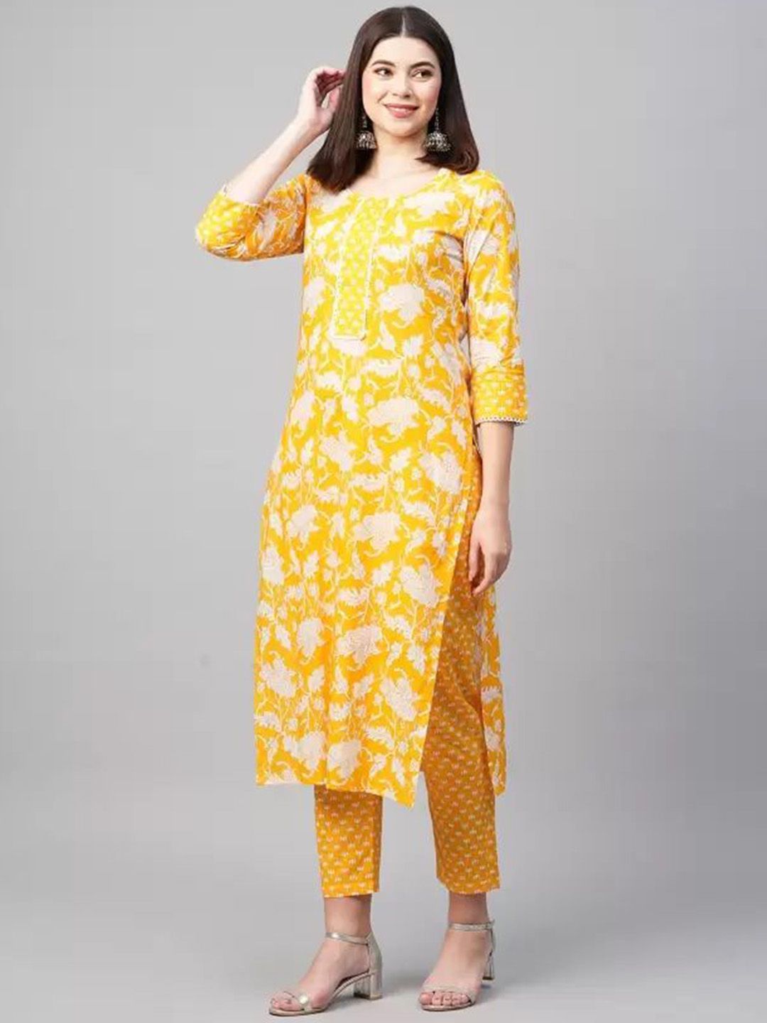 HEERALI FASHION Women Floral Printed Regular Kurti with Trousers