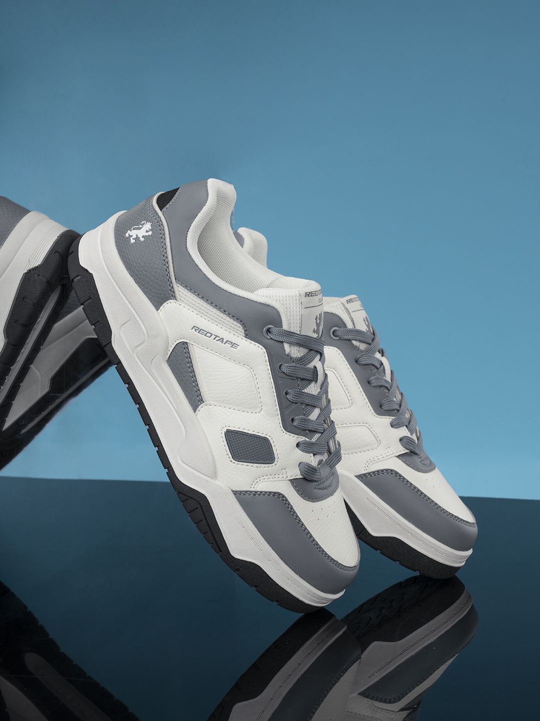 Red Tape down town dapper Men Colourblocked Sneakers