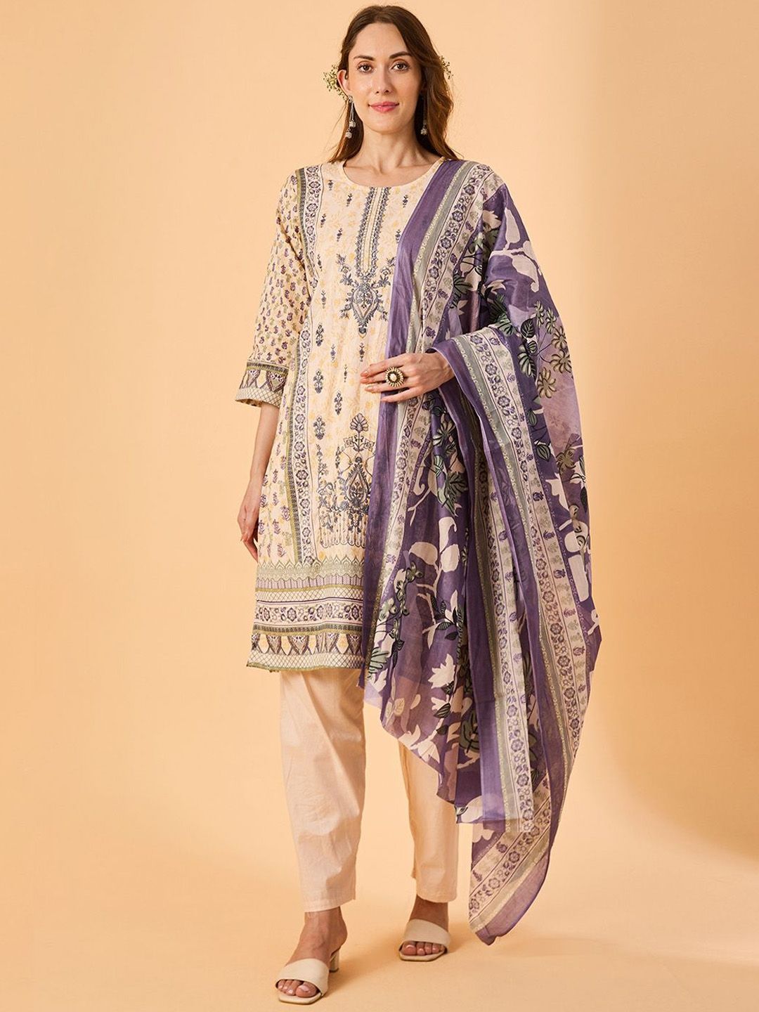 dhartii Floral Printed Round Neck Pure Cotton Straight Kurta With Trousers & Dupatta